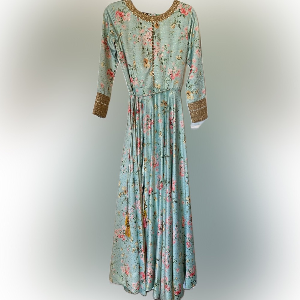 Elegant Floral Indian Gown with Lace Gold Cuffs & Neck Border